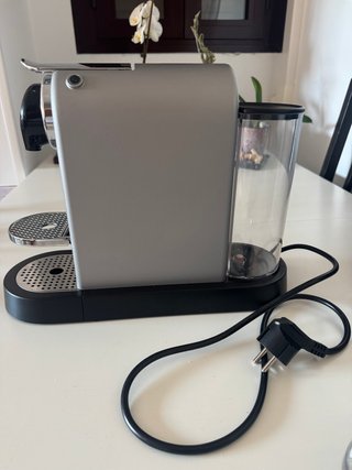Cafetera Nespresso Krups Citiz Plata