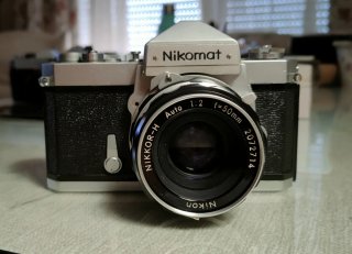 Cámara NIKOMAT FTN + Objetivo Nikkor H Auto