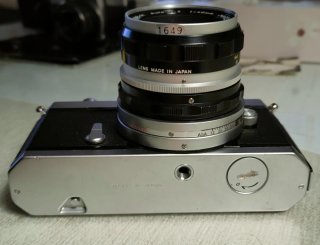 Cámara NIKOMAT FTN + Objetivo Nikkor H Auto