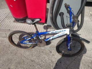 Bici BMX Blu e Bianca