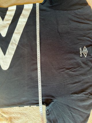 Camiseta Umbro Negra Logo Grande