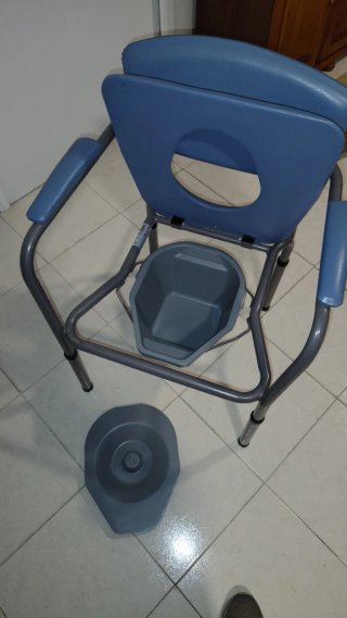Silla WC azul y gris