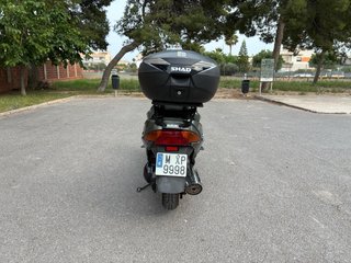 Suzuki Burgman 400 Maxi Scooter