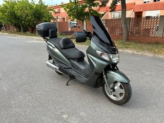 Suzuki Burgman 400 Maxi Scooter