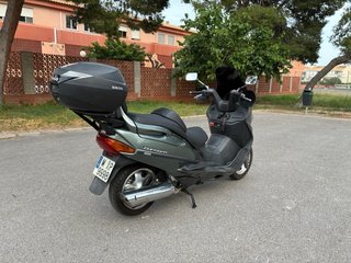 Suzuki Burgman 400 Maxi Scooter