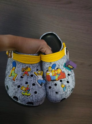 Crocs Simpsons Talla 40 (26 cm)