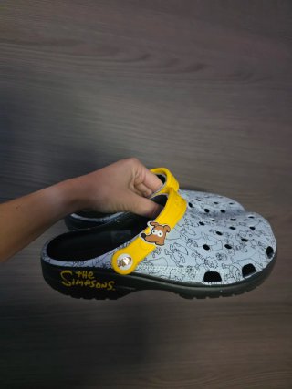 Crocs Simpsons Talla 40 (26 cm)