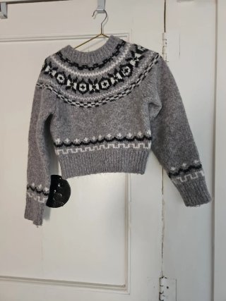 Jersey gris con estampado nórdico