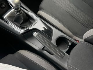 Peugeot 308 / Gasolina / Manual / Año 2016