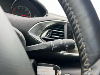 Peugeot 308 / Gasolina / Manual / Año 2016