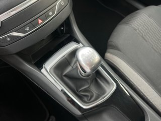 Peugeot 308 / Gasolina / Manual / Año 2016