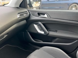 Peugeot 308 / Gasolina / Manual / Año 2016