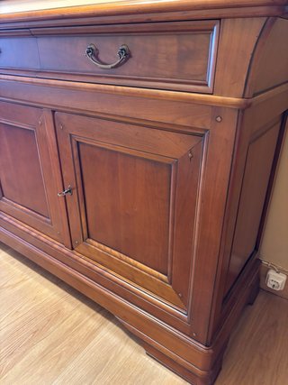 Mueble de cerezo macizo