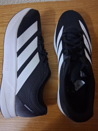 Zapatillas Adidas Negras y Blancas