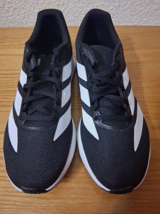 Zapatillas Adidas Negras y Blancas