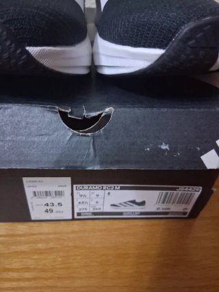 Zapatillas Adidas Negras y Blancas