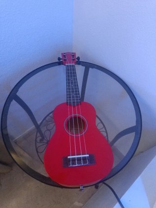 Ukelele Lanai Rojo