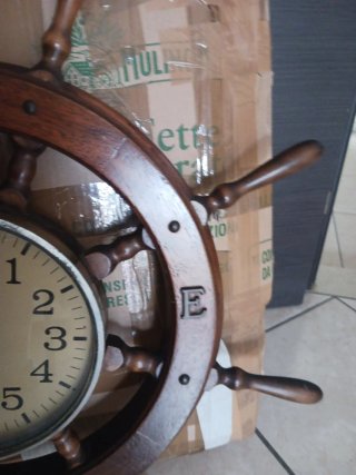 Orologio 2 braccia sono stati aggiustati