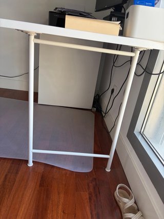 Tavolo da ufficio in legno con cassetti