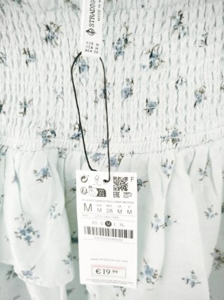Falda mini Stradivarius floral azul M con etiqueta