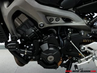 YAMAHA MT-09