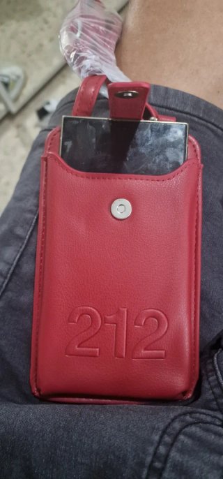 Funda móvil CAROLINA HERRERA 211