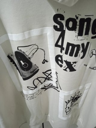 Sudadera PLAS beige estampada