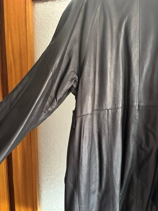 Chaqueta de piel negra