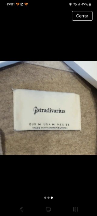 Abrigo corto Stradivarius beige talla M