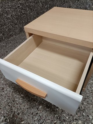 Cajonera pequeña con ruedas