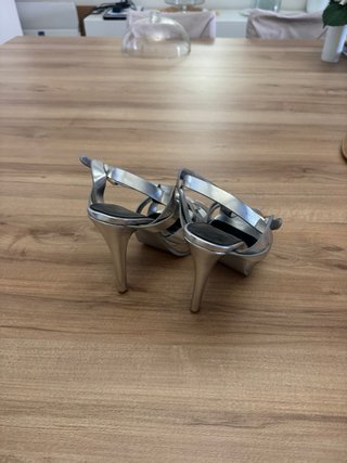 Sandalias YSL Plateadas 14 cm tacón