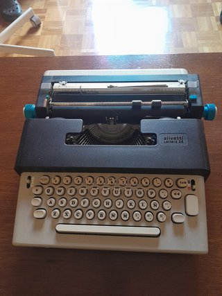 Máquina de escribir Olivetti