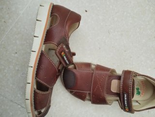 Sandalias Pablosky Piel Marrón Velcro Niño.