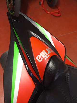 Tapa Colín Aprilia Tuono V4 Original