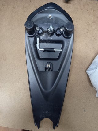 Tapa Colín Aprilia Tuono V4 Original