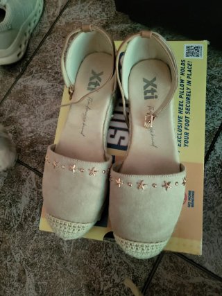 Sandalias Xti Beige con Estrellas Doradas