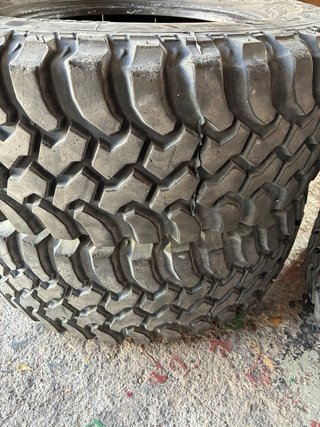 Rueda 265/65R17 Seminueva