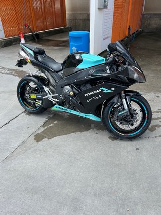 Yamaha YZF R1