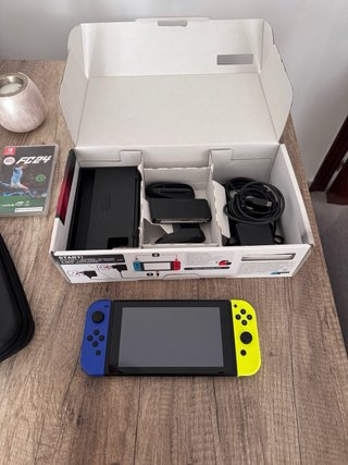 Nintendo Switch completa + FIFA