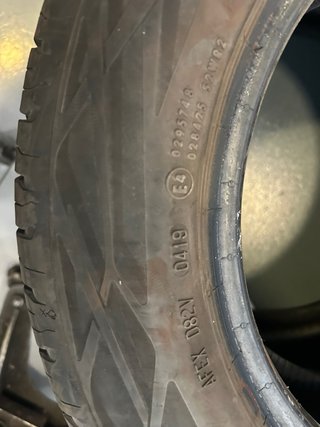 Neumático Continental 175/65 R14 T  40 euros unida