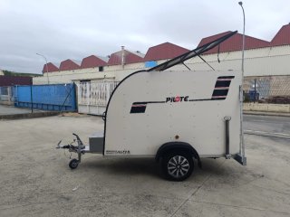 Remolque cerrado para motos
