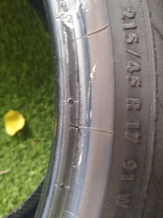Neumáticos 215/45 R17
