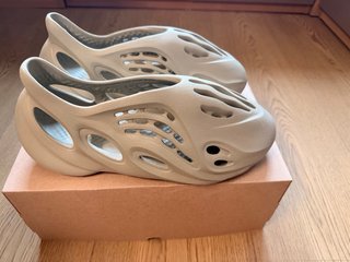 Zapatillas Yeezy Foam RNR Stone Salt