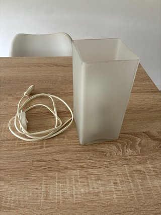 Lámpara de mesa Ikea GRÖNÖ