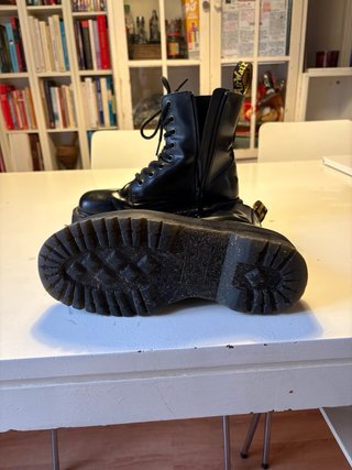 Botas Dr. Martens Negras Plataforma