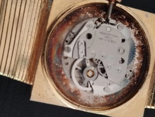 Orologio da polso dorato anni 70