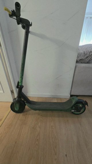 Patinete Eléctrico Verde