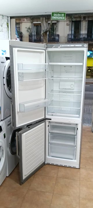 NEVERA COMBI BOSCH NO FROST ENERGÍA A++