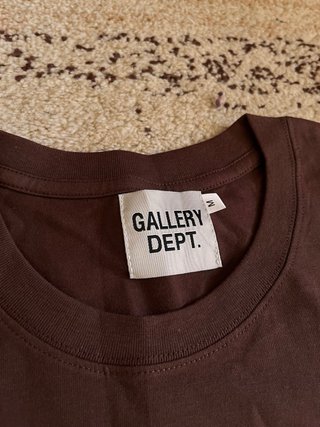Camiseta Gallery Dept Marrón