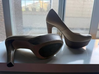 Zapatos de salón Martinelli Talla 35 Beige